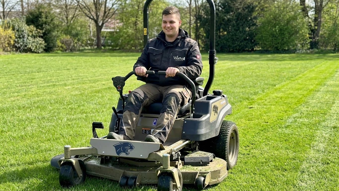Rasenmähen Bielefeld - Professioneller Aufsitzmäher